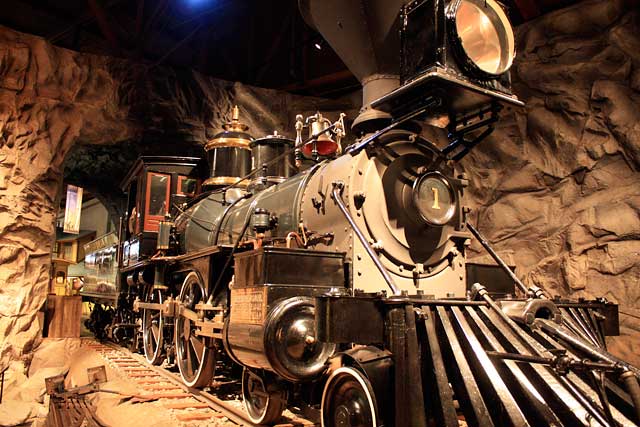 Family Day Trip to Sacramento's California State Railroad Museum ...