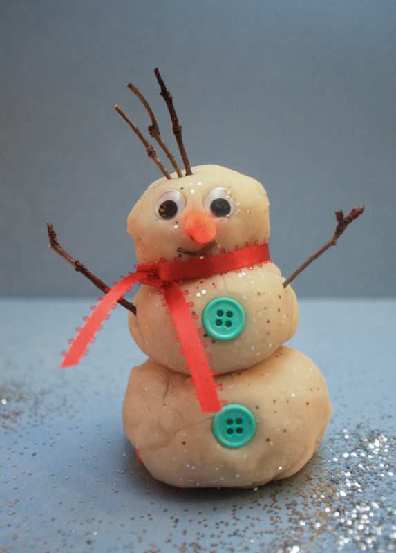 Rainy Day Holiday Fun: Easy Playdough Snowmen | Marin Mommies