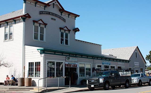 Point Reyes Station Library Day Out in Point Reyes Station | Marin Mommies