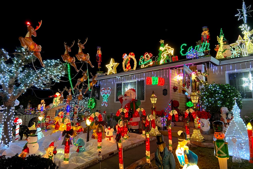 The Rombeiro Christmas House in Novato You Have to See It to