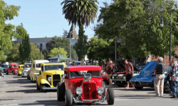 1950s cars in Petaluma American Graffiti