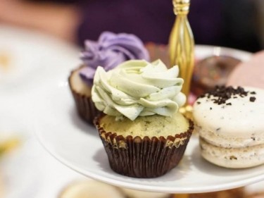 Cupcapkes on tray
