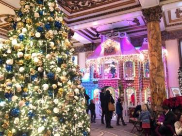 Gingerbread house and Christmas tree at the Fairmont San Francisco