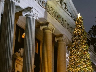 Ritz Carlton San Francisco Holiday Tree outside portico