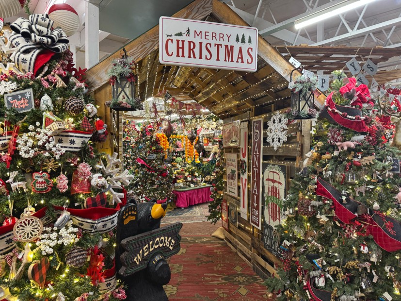 Marieru様クリスマスハウス House Matches - Christmas House - by Archivist Gallery – Gretel Home