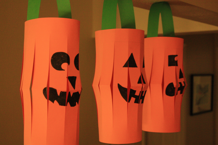 Halloween Craft Project: Paper Jack-O-Lanterns