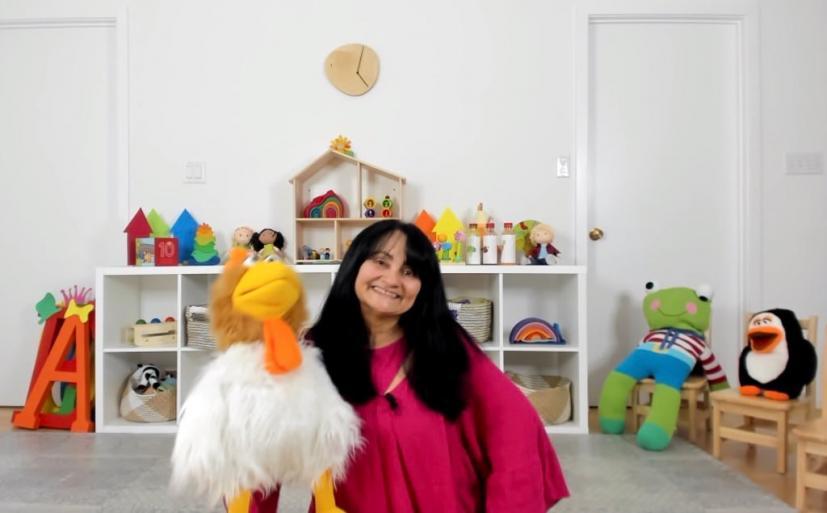 Cucu's playhouse puppet show