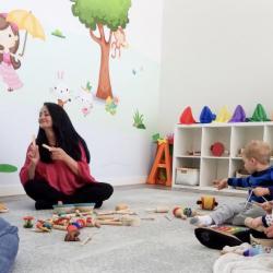 Music class for babies in Spanish. San Rafael, California