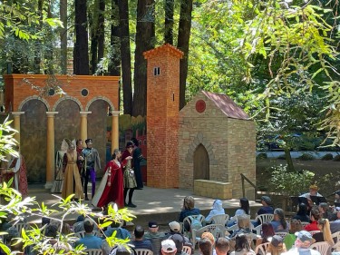 Curtain Theater performing Shakespeare in Old Mill Park Mill Valley