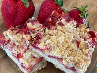 Stawberry Rhubarb Crumble Bars